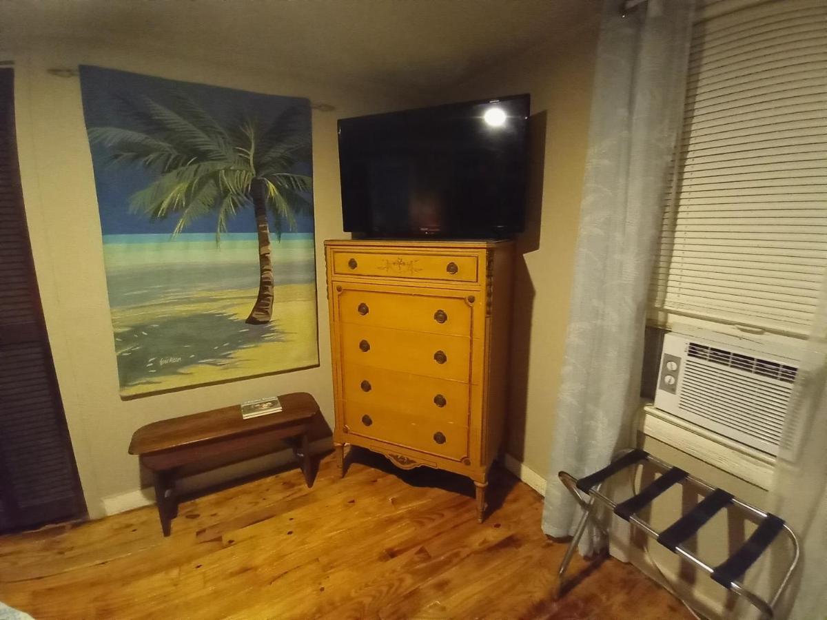 Funny Farm Apartment