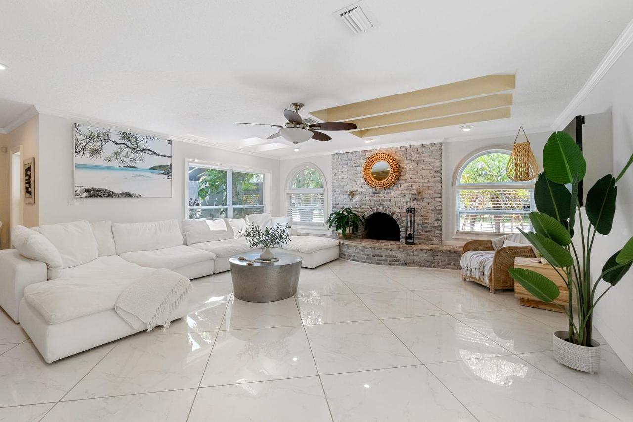 Vilano Paradise- Resort-style Pool Walk To Holiday home *