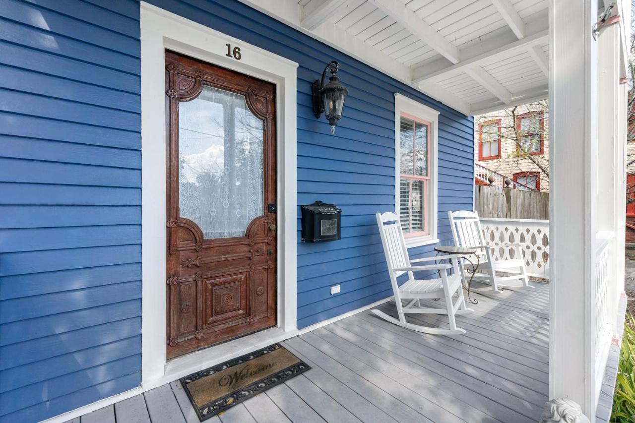 The Blue Lion- 2 Blocks To Downtown Historic Charm Holiday home