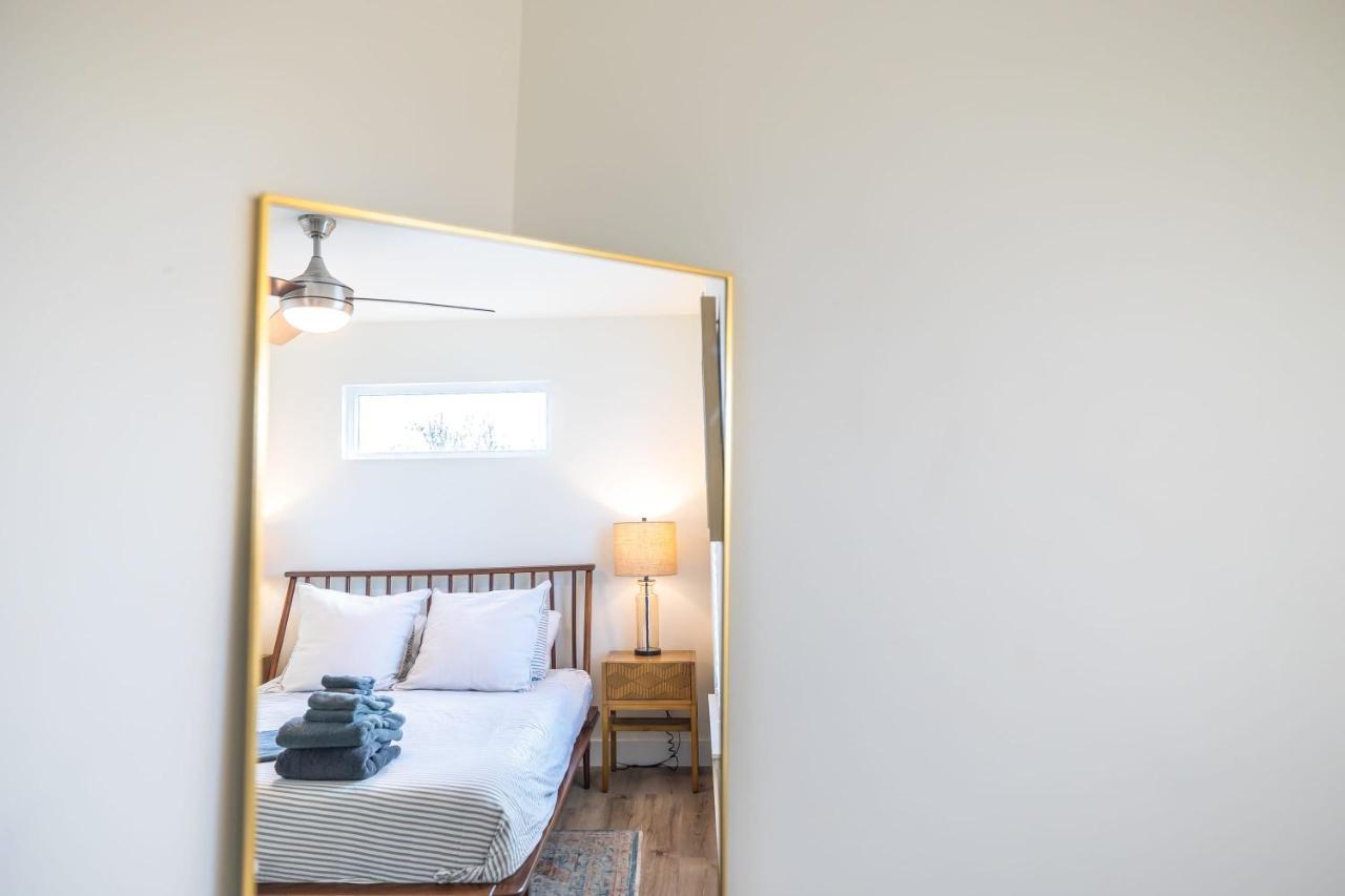Bright New House With In- Law -- 2 Blocks To Beach!