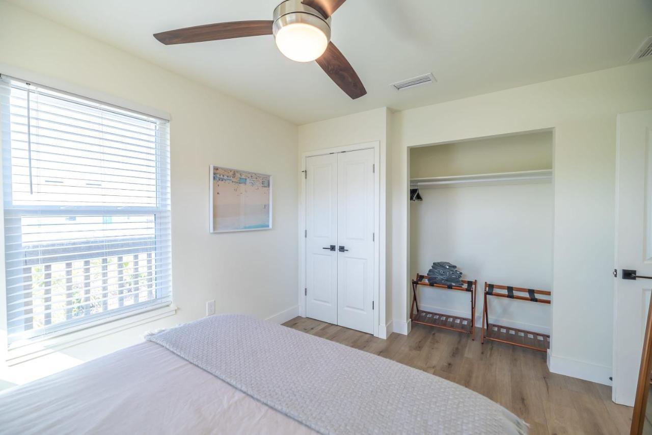 Holiday home Bright New House With In- Law -- 2 Blocks To Beach! St. Augustine
