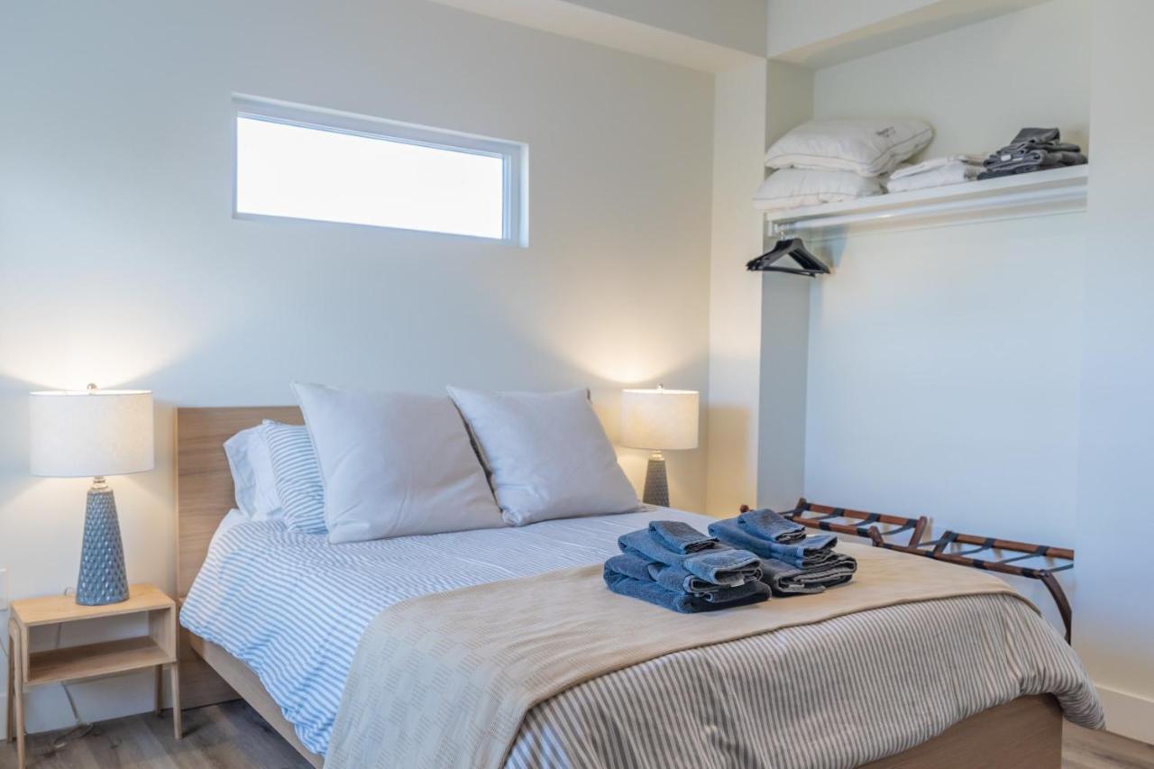 Bright New House With In- Law -- 2 Blocks To Beach! Holiday home *