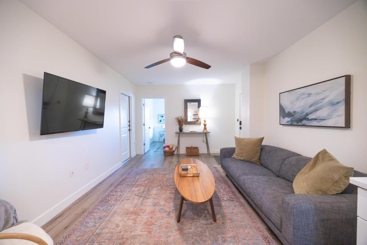 Holiday home Bright New House With In- Law -- 2 Blocks To Beach!