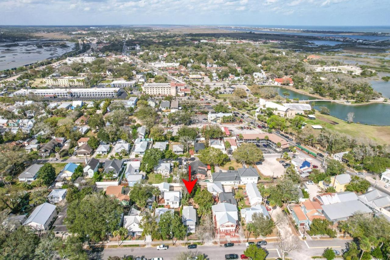 The Blue Lion- 2 Blocks To Downtown Historic Charm Holiday home