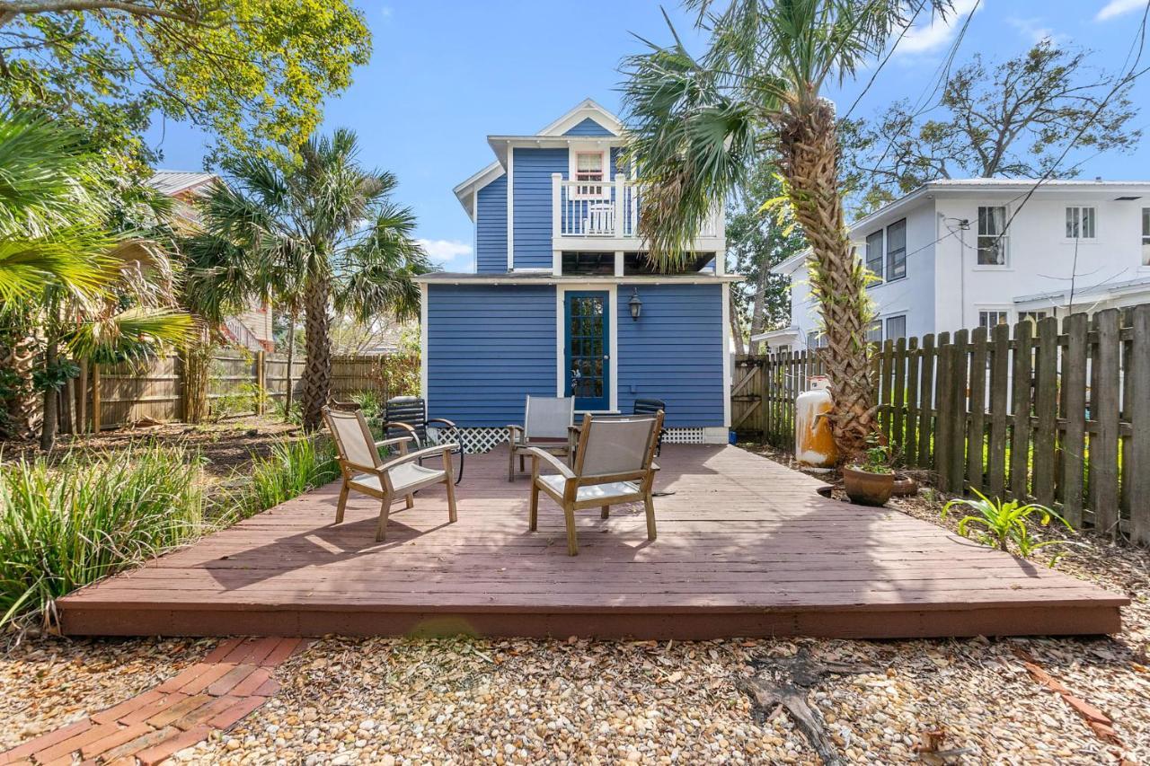 The Blue Lion- 2 Blocks To Downtown Historic Charm