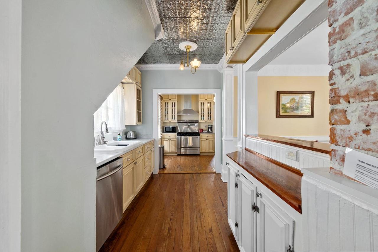 The Blue Lion- 2 Blocks To Downtown Historic Charm Holiday home St. Augustine