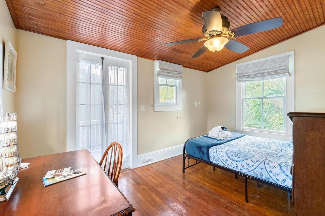 The Blue Lion- 2 Blocks To Downtown Historic Charm *
