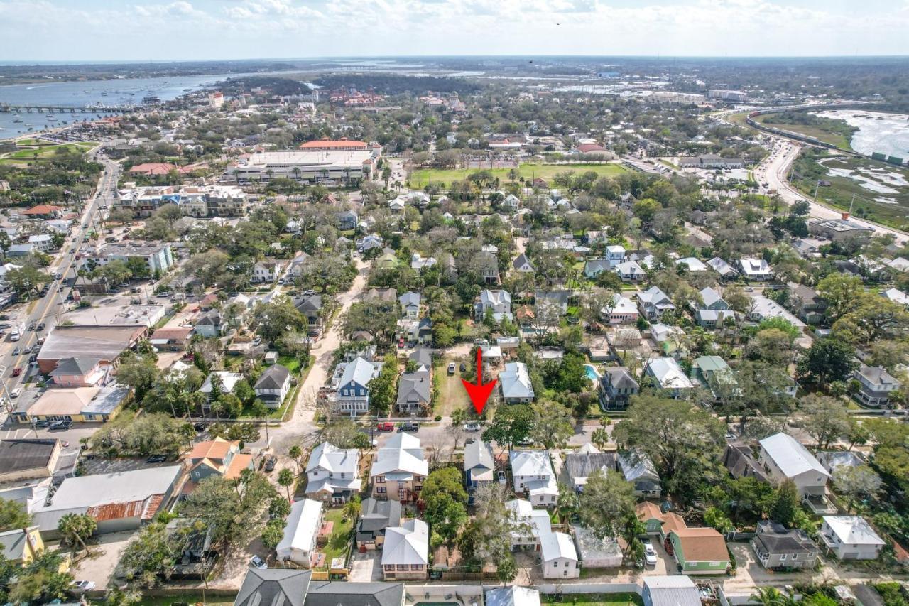 The Blue Lion- 2 Blocks To Downtown Historic Charm Holiday home *