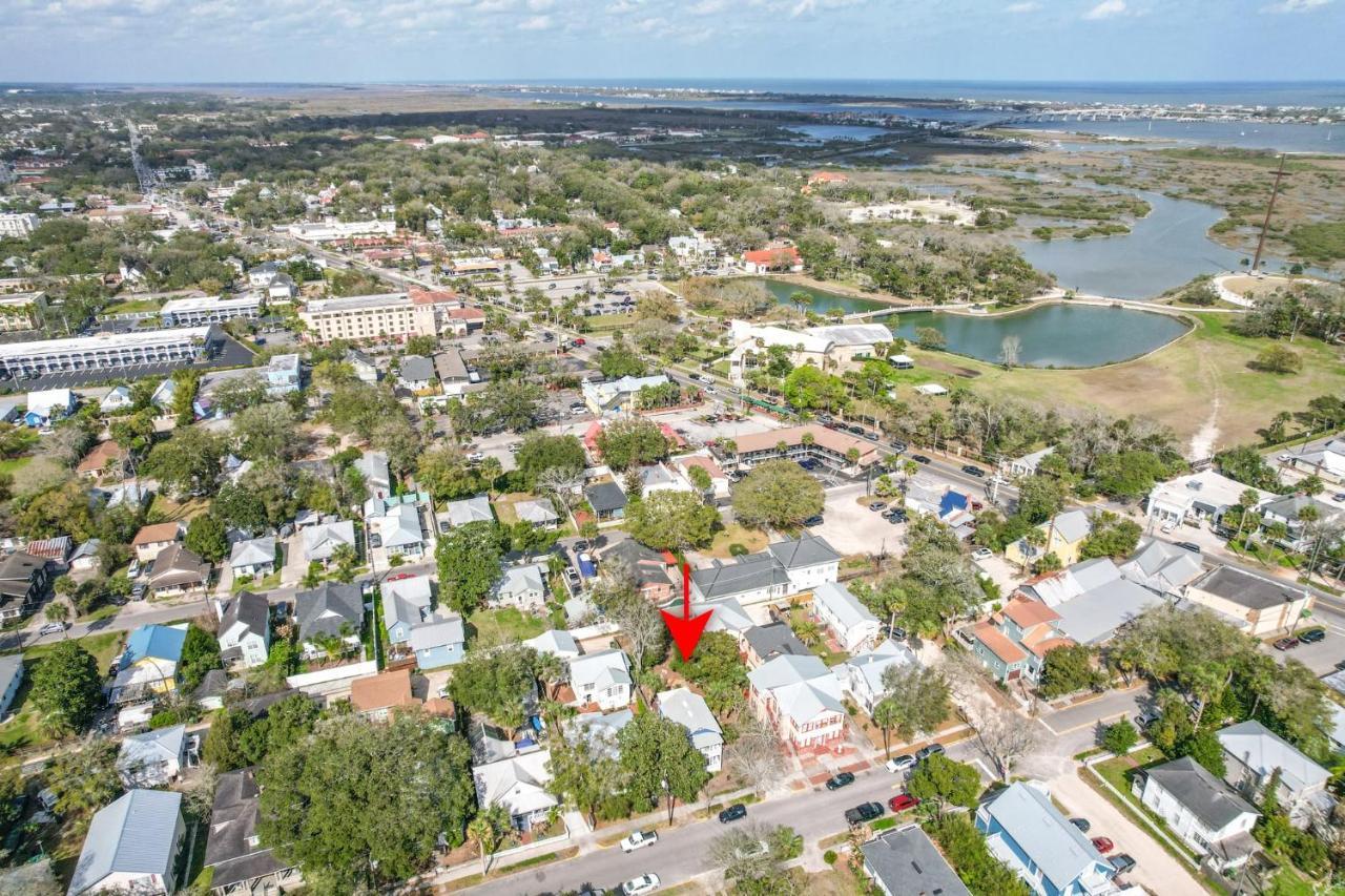 The Blue Lion- 2 Blocks To Downtown Historic Charm Holiday home St. Augustine