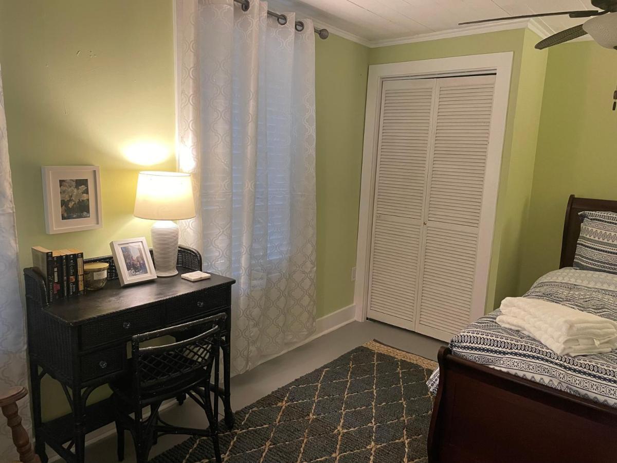 3br/3ba Charming Key West Style In Downtown Holiday home *