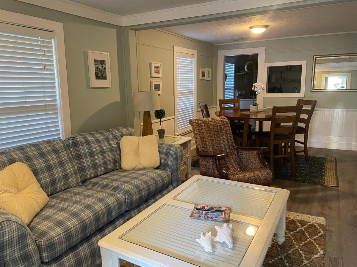 3br/3ba Charming Key West Style In Downtown Holiday home *