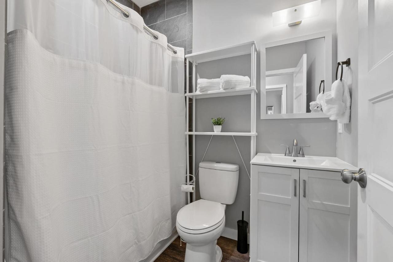 Holiday home Secret Pool Cabana- Mins To Downtown And