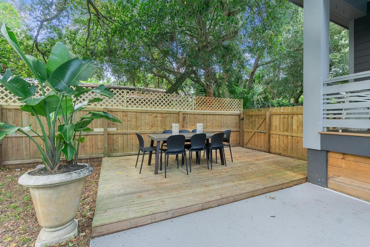 Secret Pool Cabana- Mins To Downtown And Holiday home *