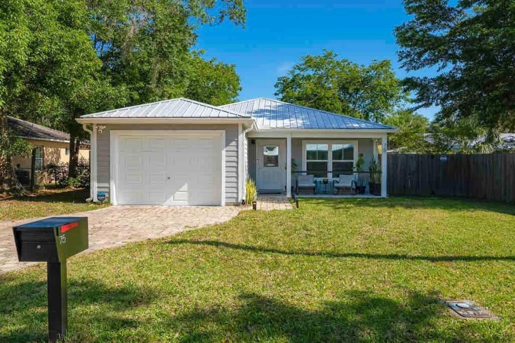 San Sebastian's Hideaway: Modern Group Getaway Near And Downtown Villa St. Augustine