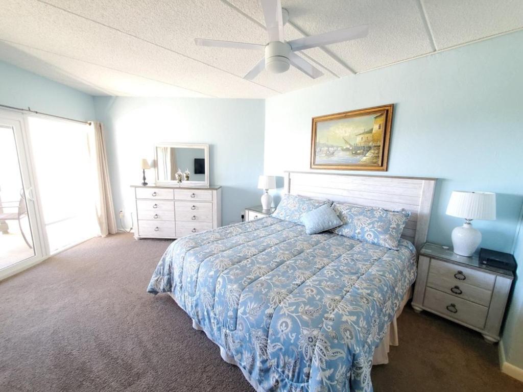Holiday home Island House D222