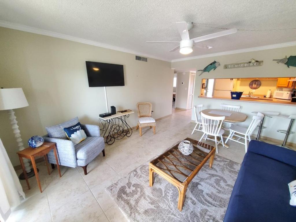 Pelican Inlet A206