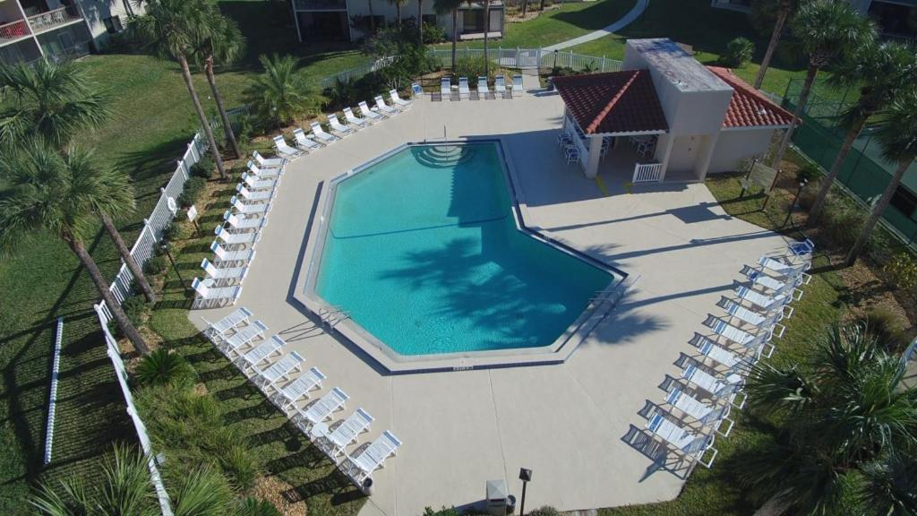 I33 - Ocean Village Club *