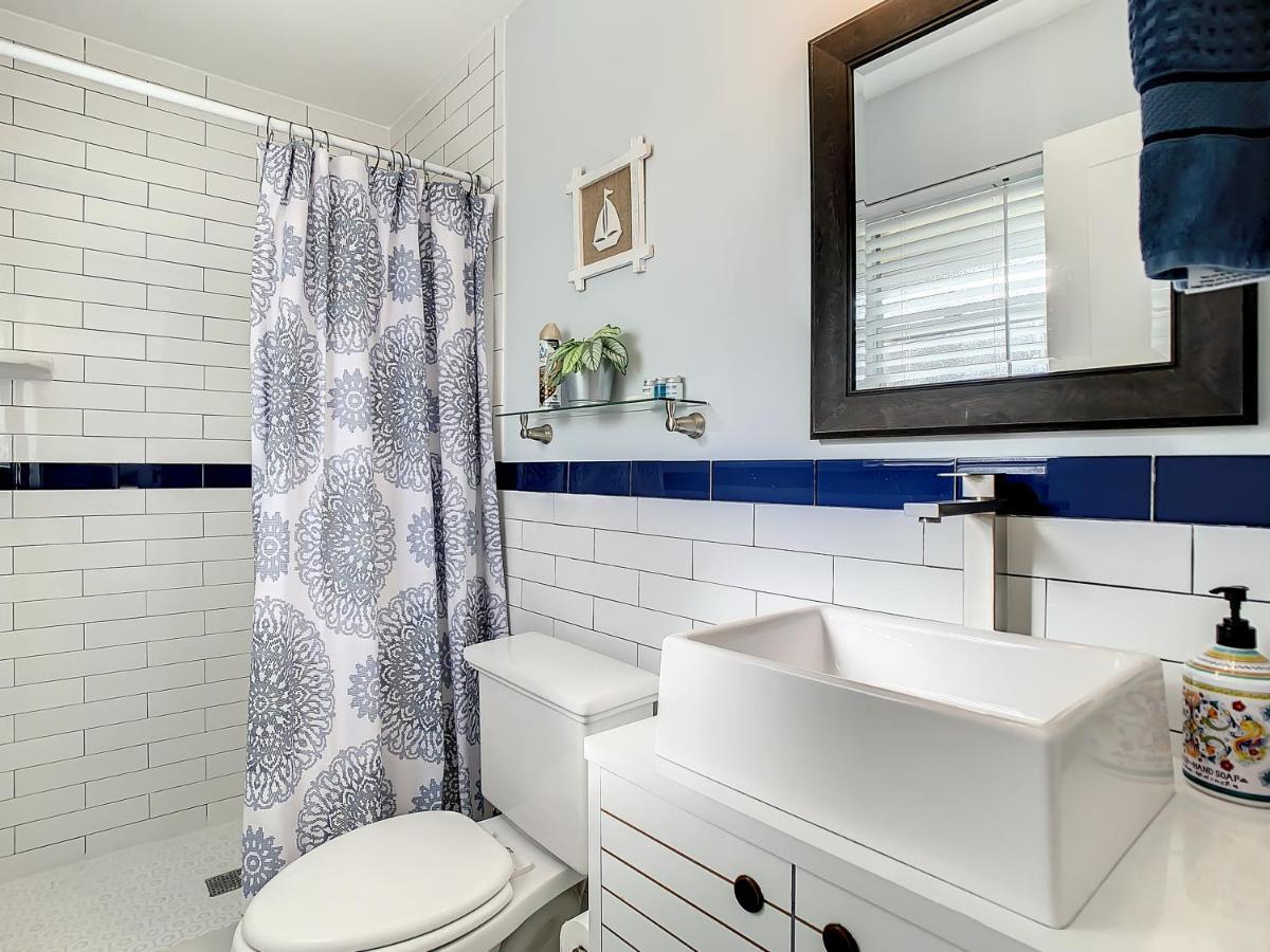 Take A Stroll By The Park - Pet And Family Friendly Holiday home St. Augustine