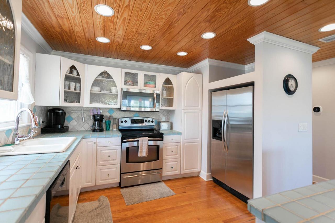 Sea Glass - An Oceanfront Experience Holiday home *