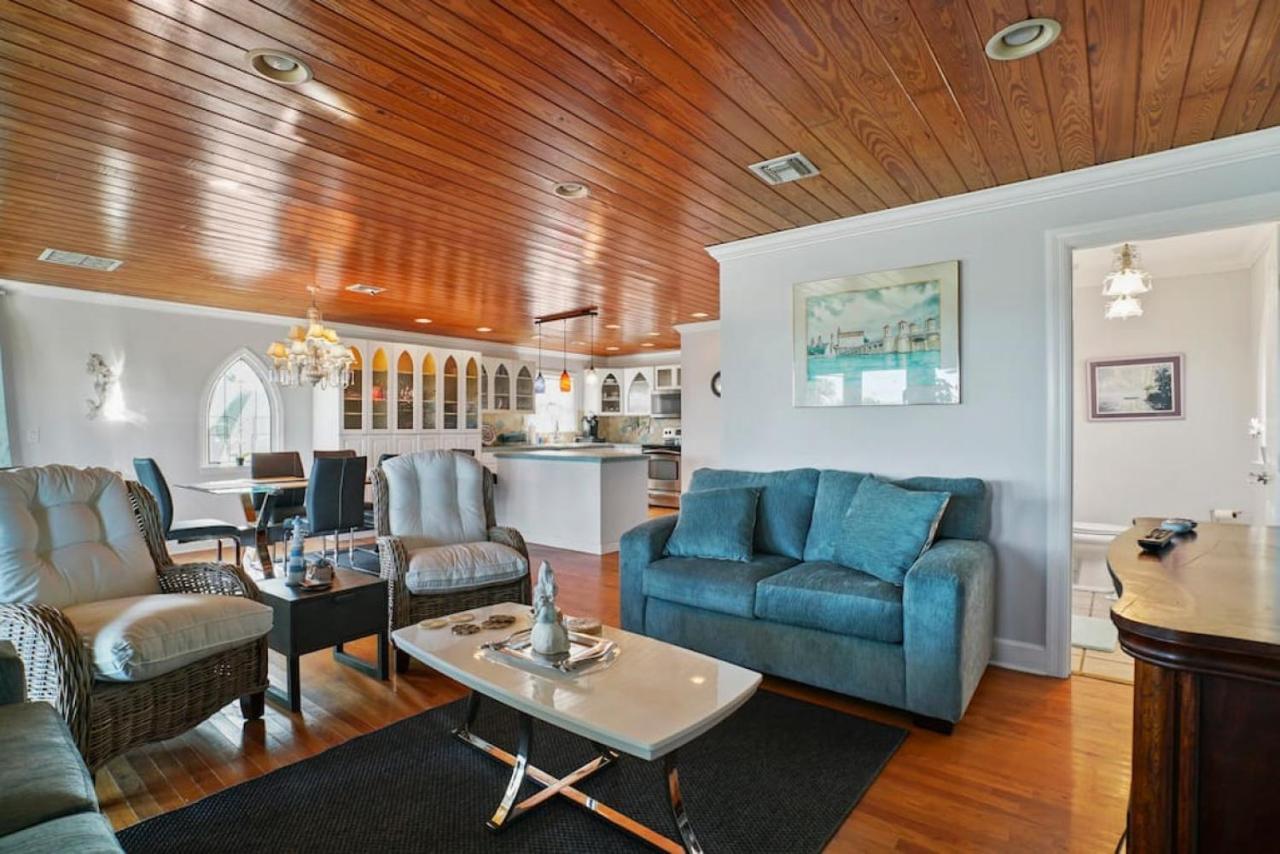 Holiday home Sea Glass - An Oceanfront Experience