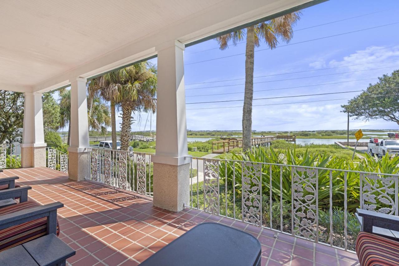 Bella Vista Waterfront Holiday home *