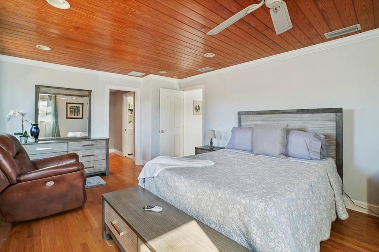 Sea Glass - An Oceanfront Experience Holiday home