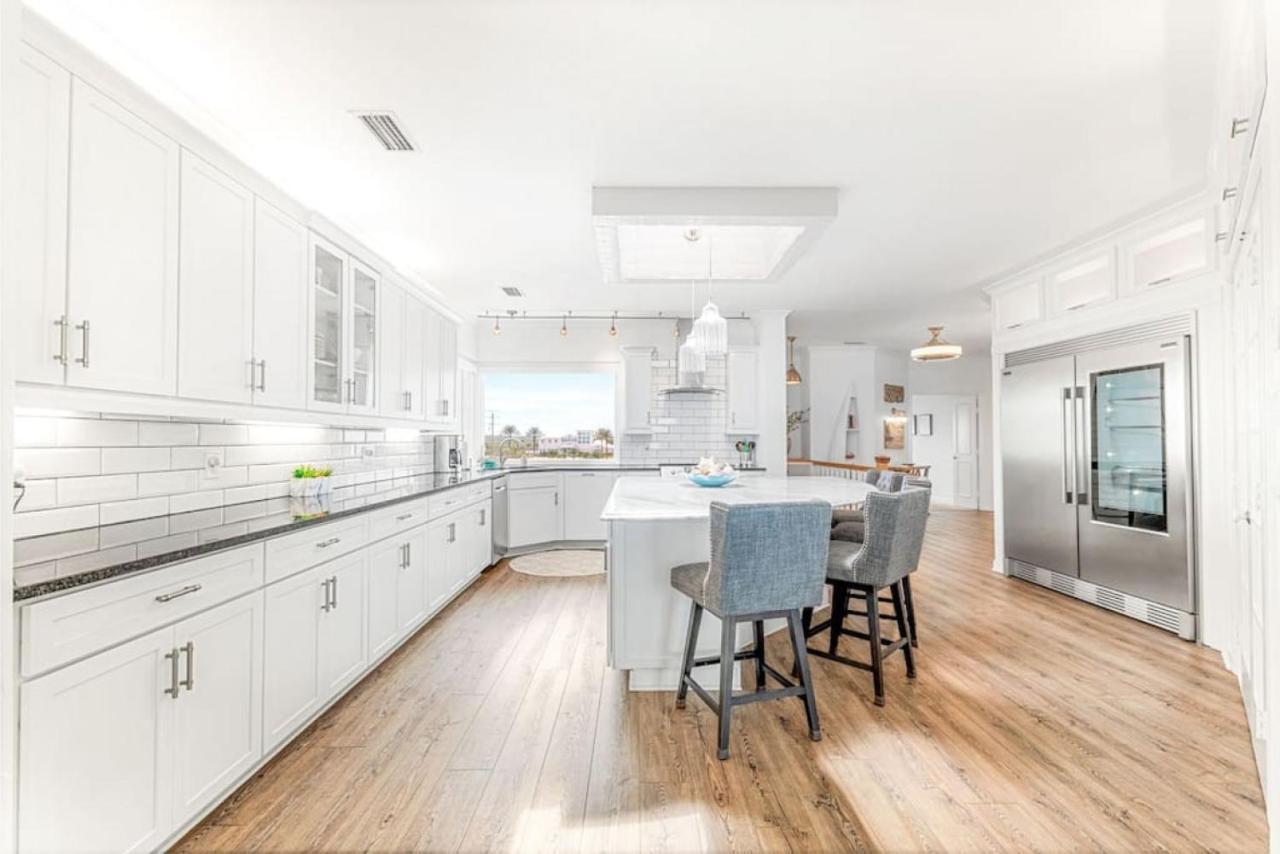 Island Time -- Oceanfront Bliss Holiday home