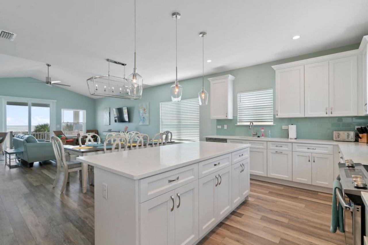 Just Beachy Spectacular Oceanfront With Heated Pool Holiday home