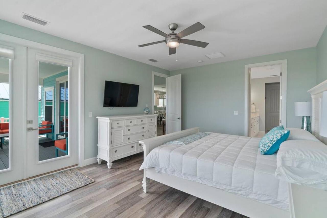 Just Beachy Spectacular Oceanfront With Heated Pool Holiday home *