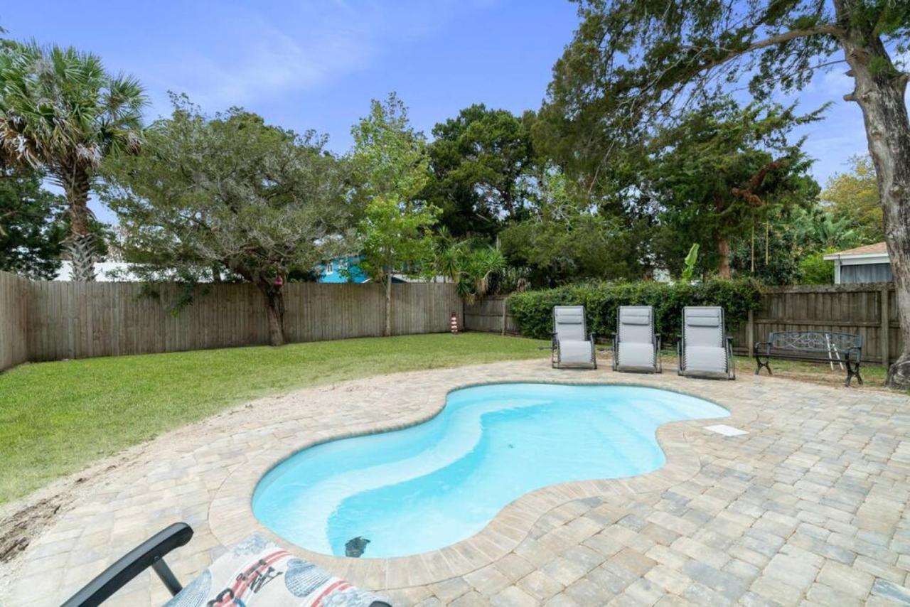 Lions Sail Island Pool * Saint Augustine