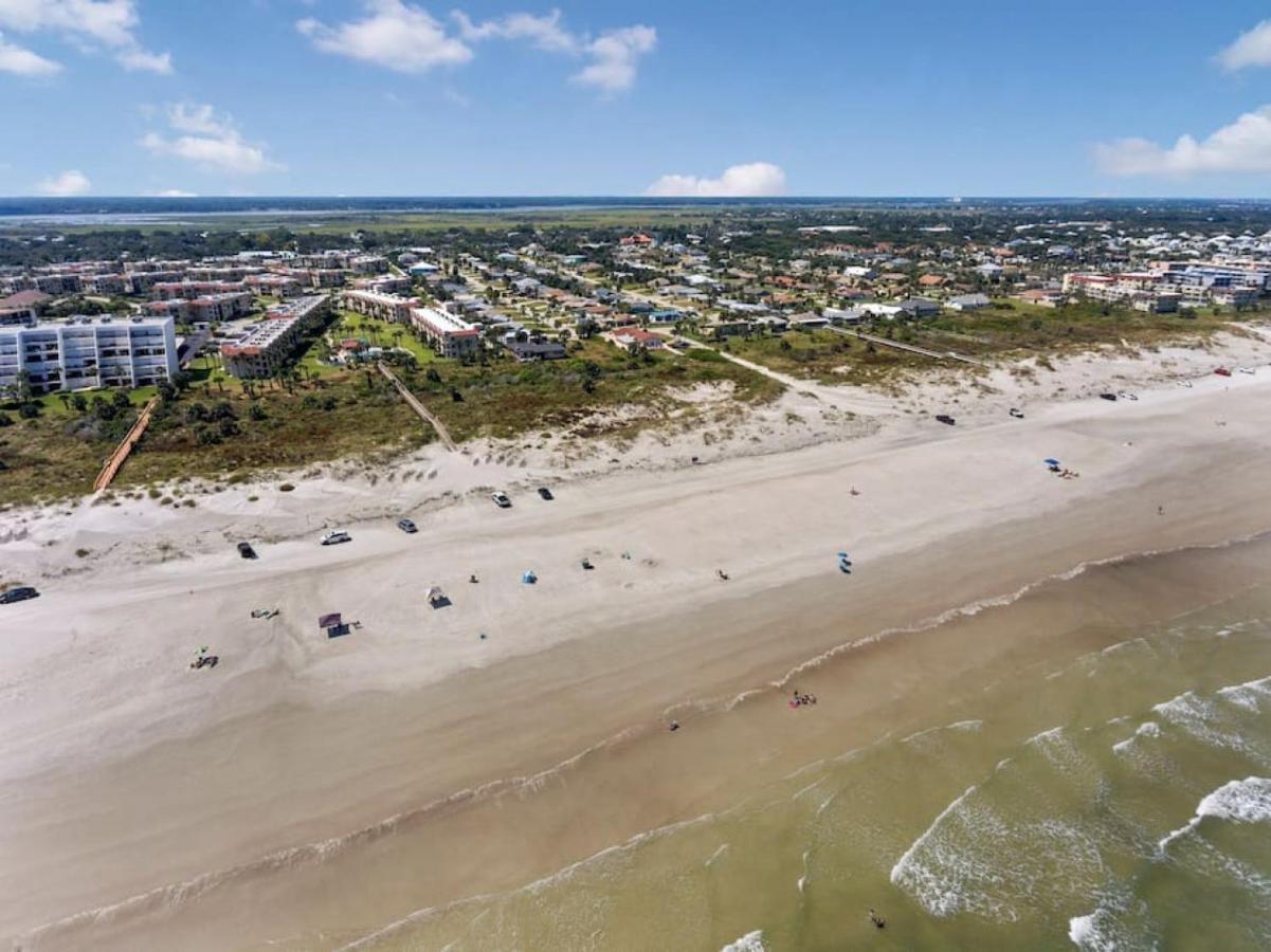 Holiday home Oasis 21 Oceanfront With Pool *