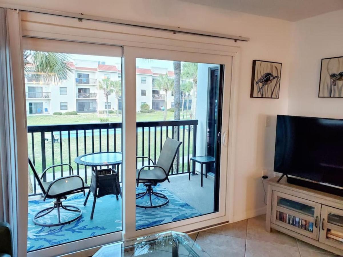 Holiday home Oasis 21 Oceanfront With Pool *
