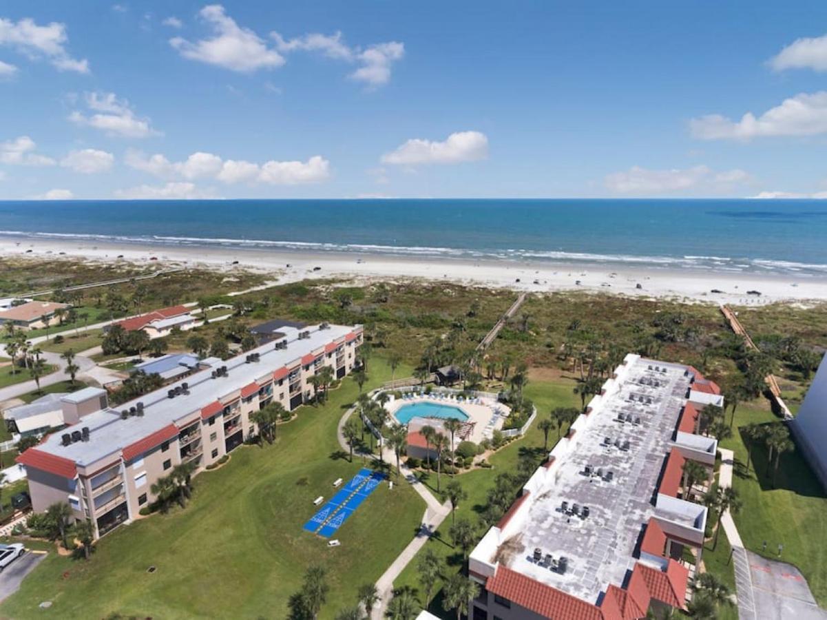 Oasis 21 Oceanfront With Pool Holiday home