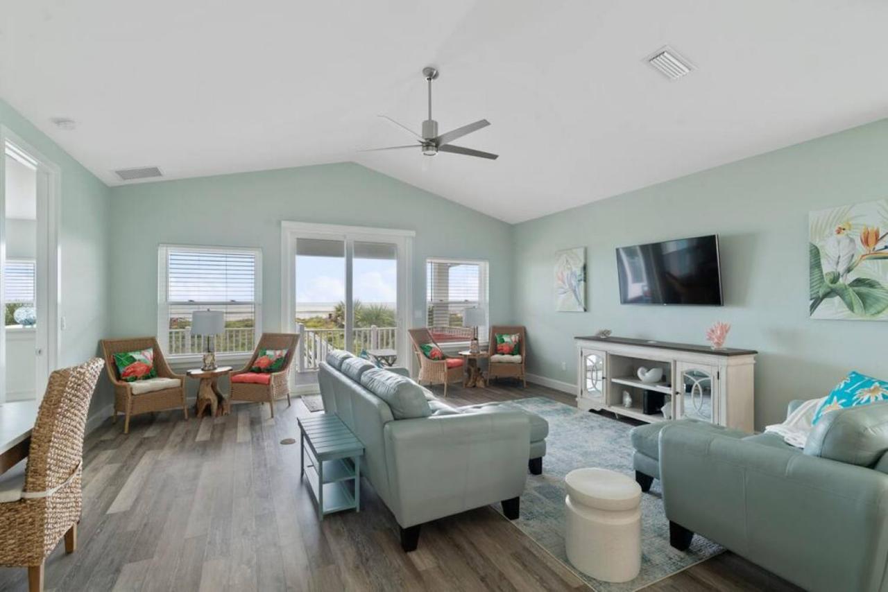 Holiday home Just Beachy Spectacular Oceanfront With Heated Pool *