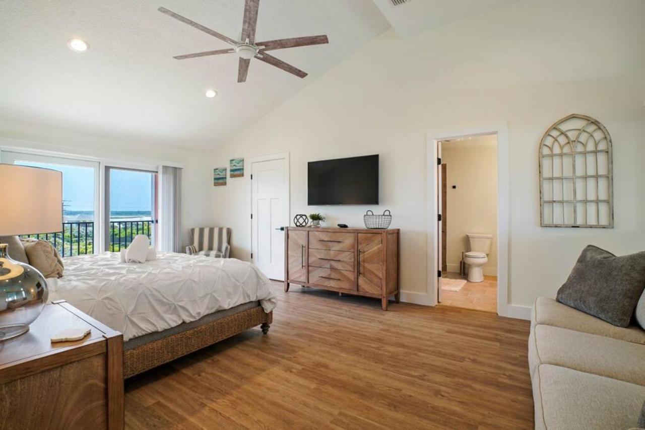 Holiday home Crescent Lookout Oceanfront With Panoramic Views