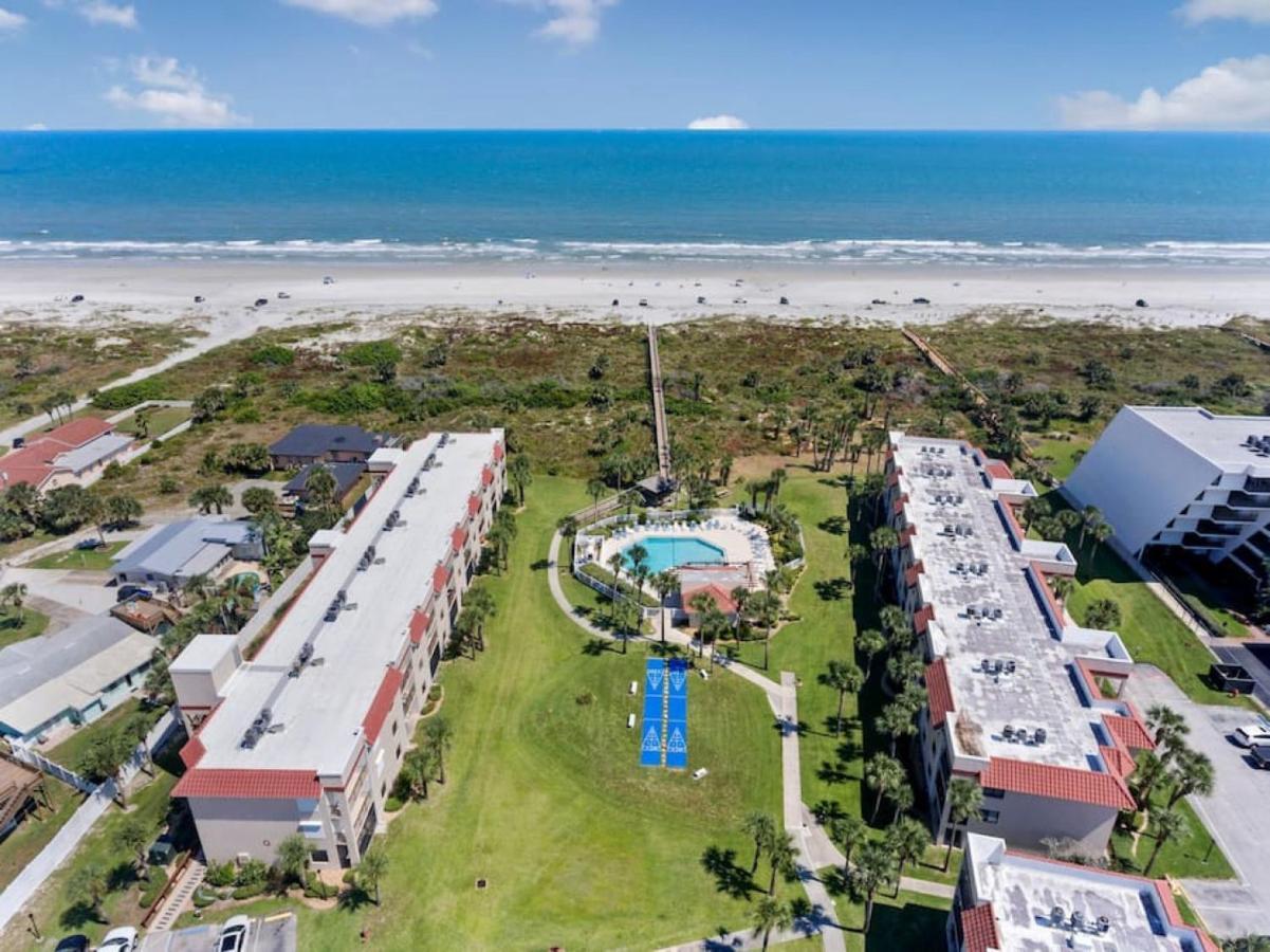 Oasis 21 Oceanfront With Pool Holiday home