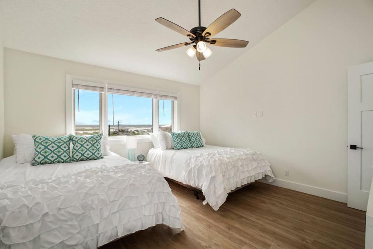 Crescent Lookout Oceanfront With Panoramic Views Holiday home *