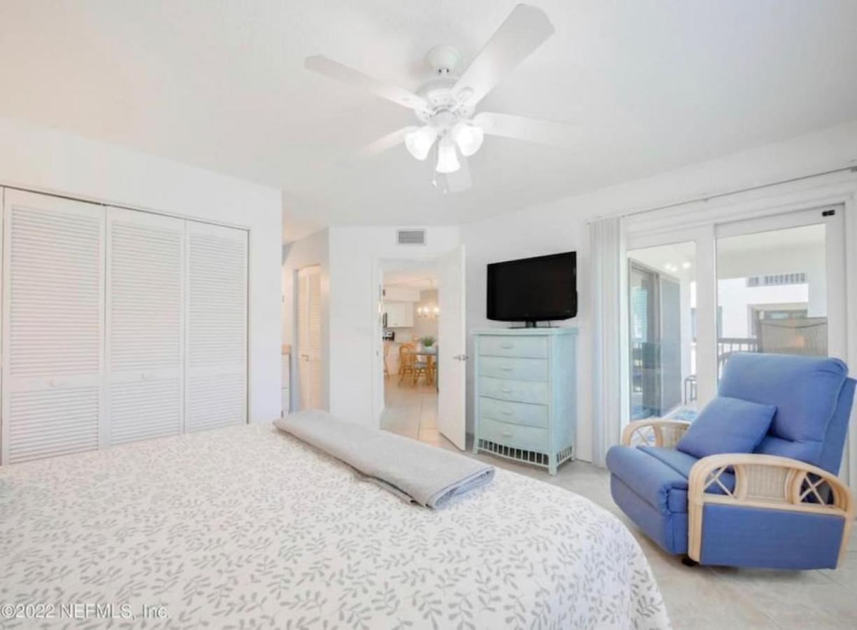 Holiday home Oasis 21 Oceanfront With Pool *