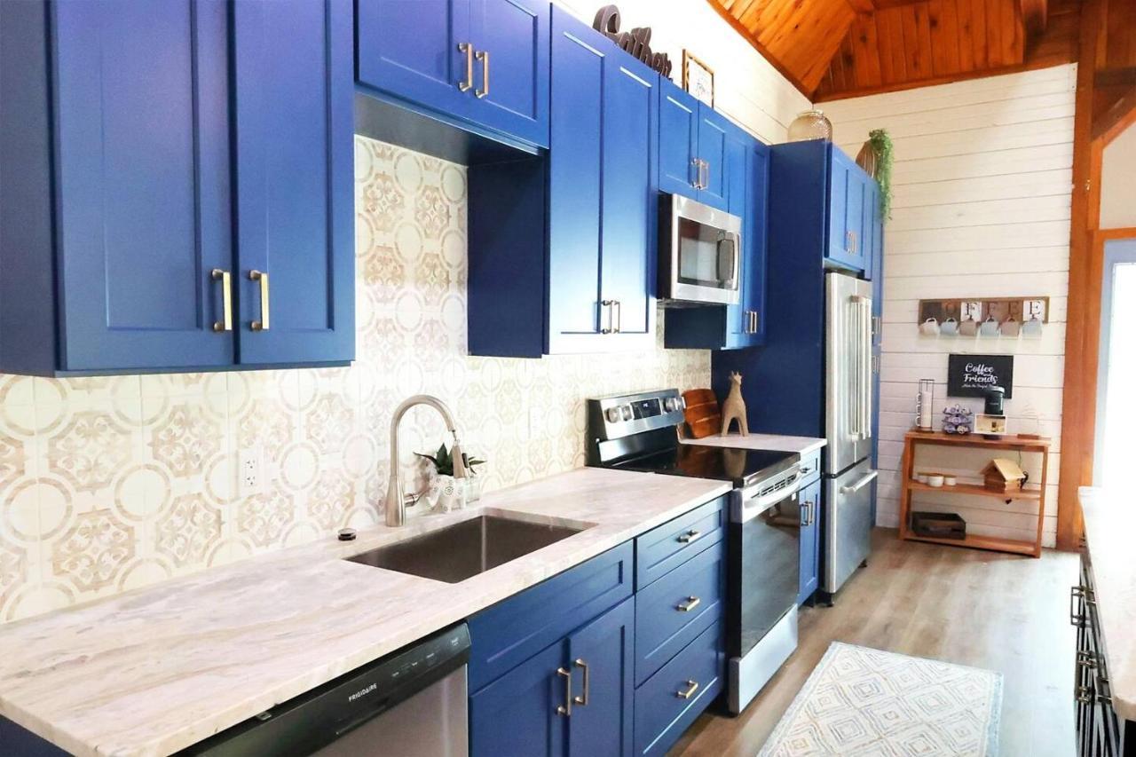 Charming Oasis - Ultimate Rustic Getaway! Holiday home