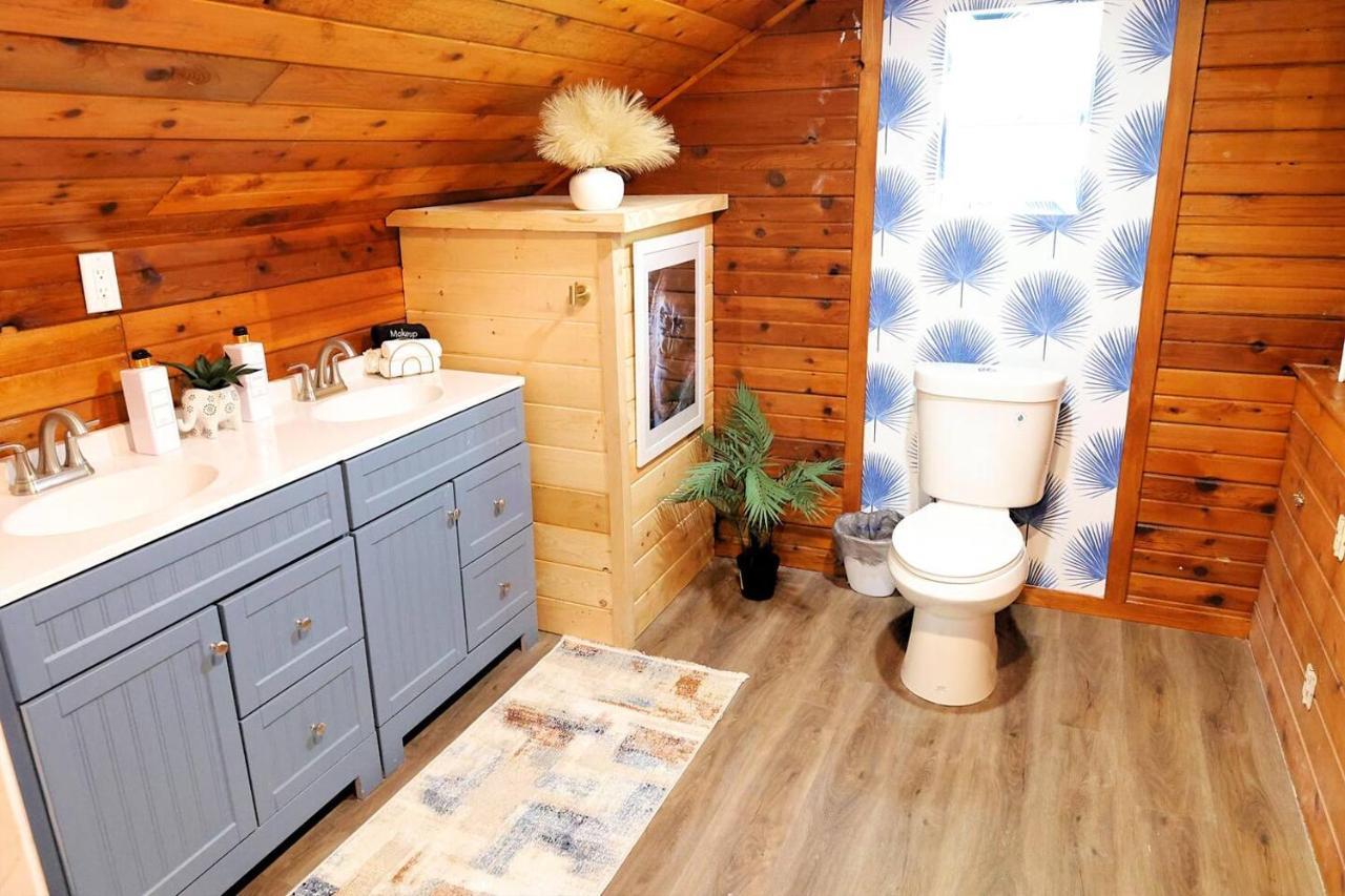 Holiday home Charming Oasis - Ultimate Rustic Getaway! *