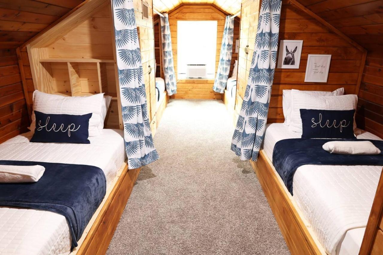 Charming Oasis - Ultimate Rustic Getaway!