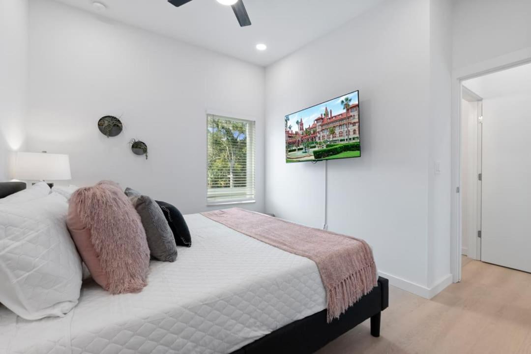Contemporary Charm Mins To Dntn And * St. Augustine