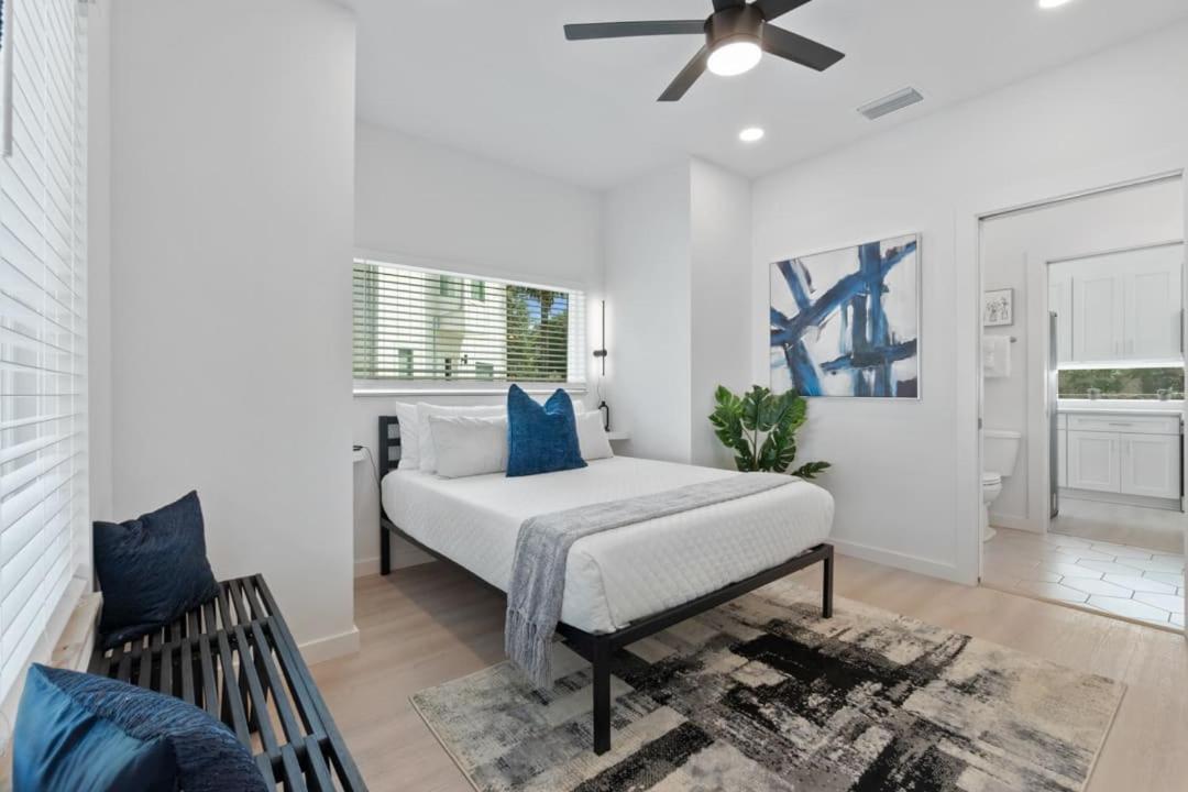 Contemporary Charm Mins To Dntn And Holiday home St. Augustine