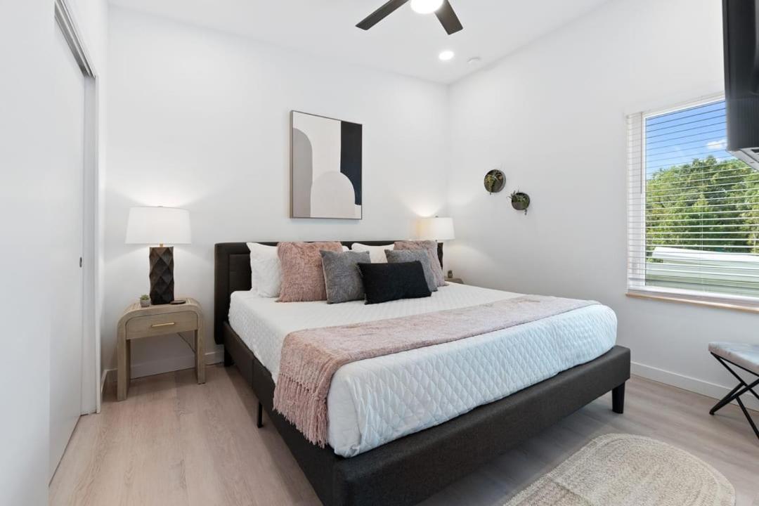 Holiday home Contemporary Charm Mins To Dntn And