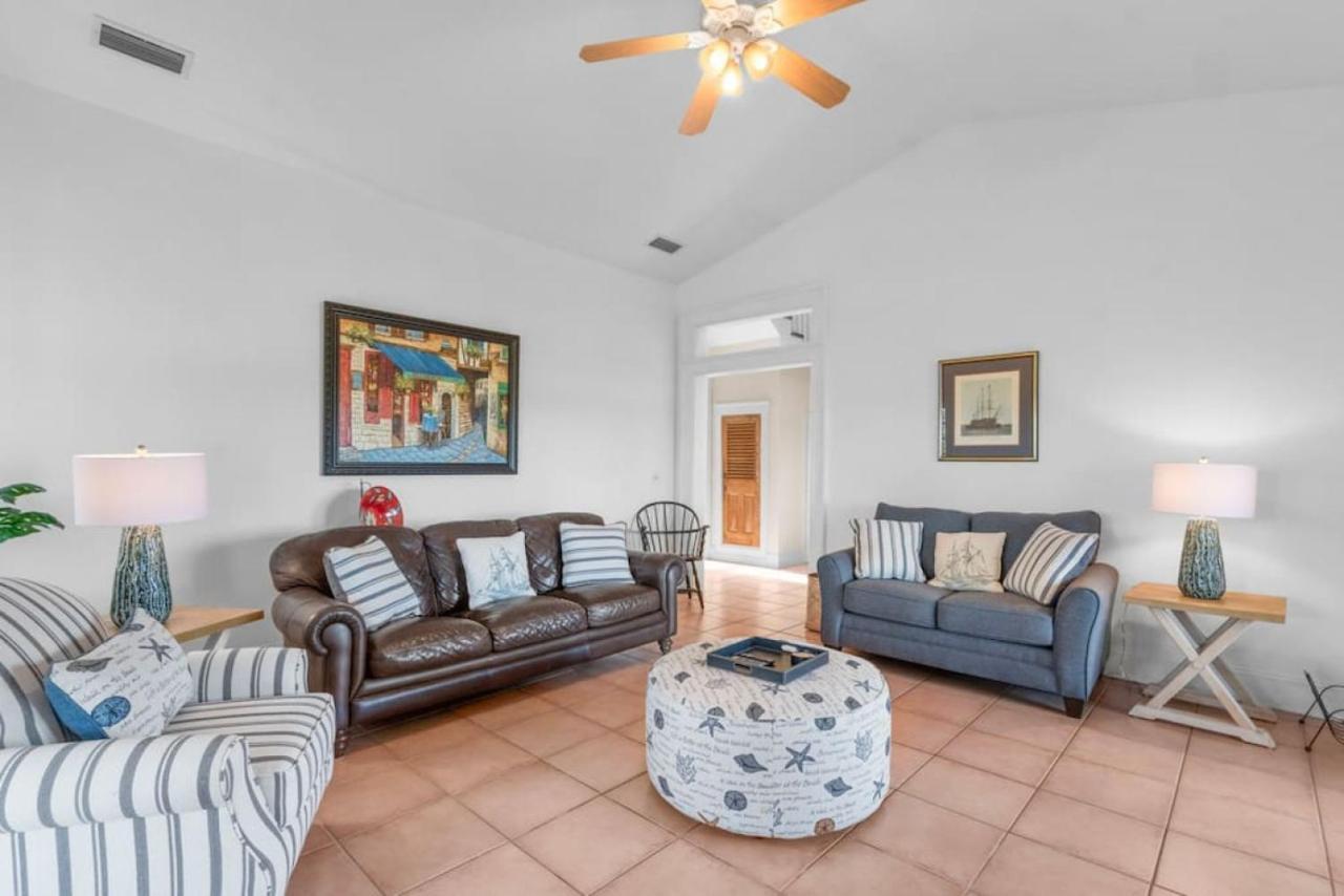 Back Bay Hideaway Holiday home *