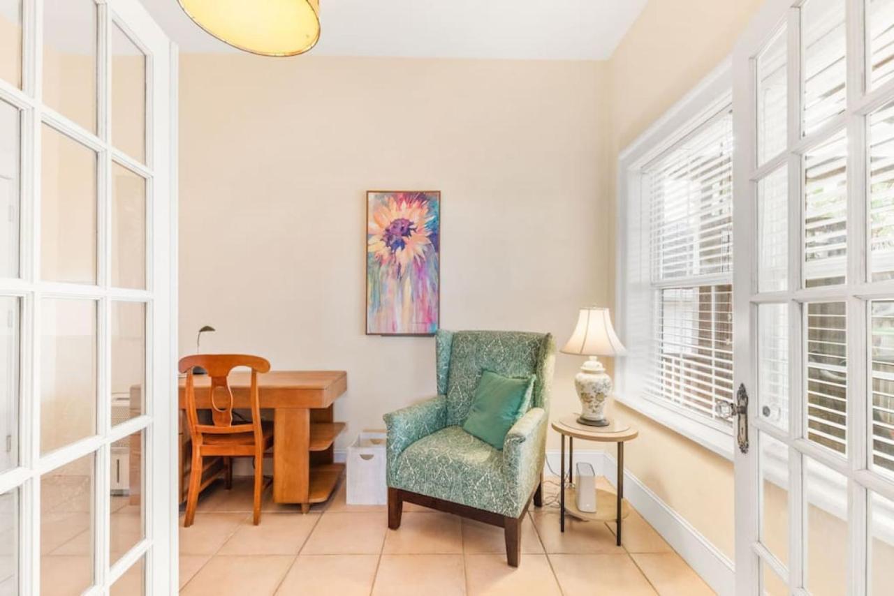 Back Bay Hideaway Holiday home *