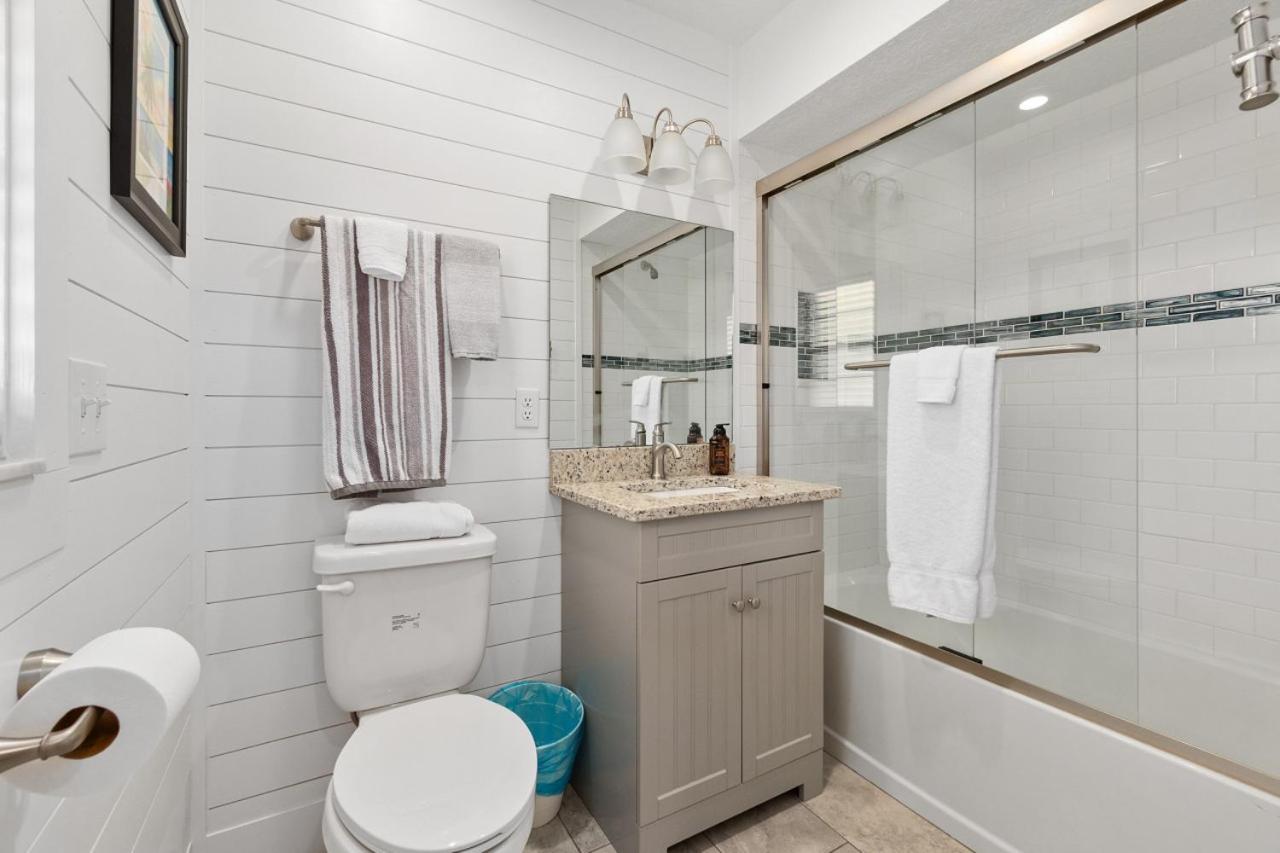 Pet Friendly In With Wrap-around Porches And Close Proximity To