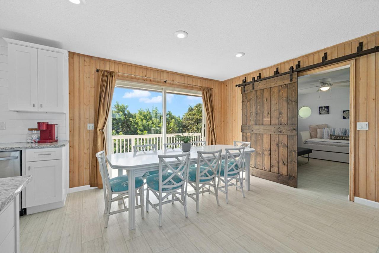 Pet Friendly In With Wrap-around Porches And Close Proximity To Holiday home St. Augustine