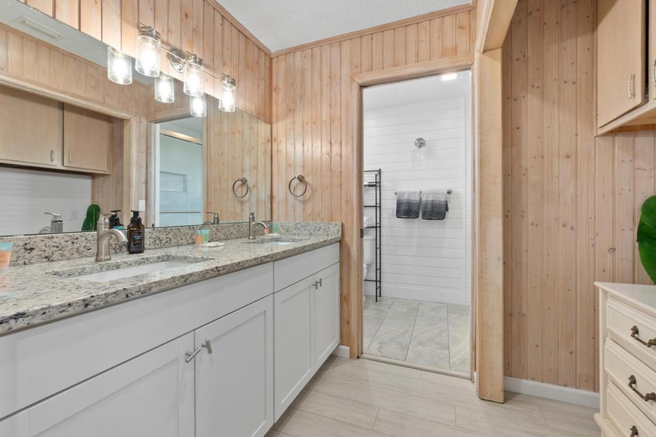 Pet Friendly In With Wrap-around Porches And Close Proximity To St. Augustine