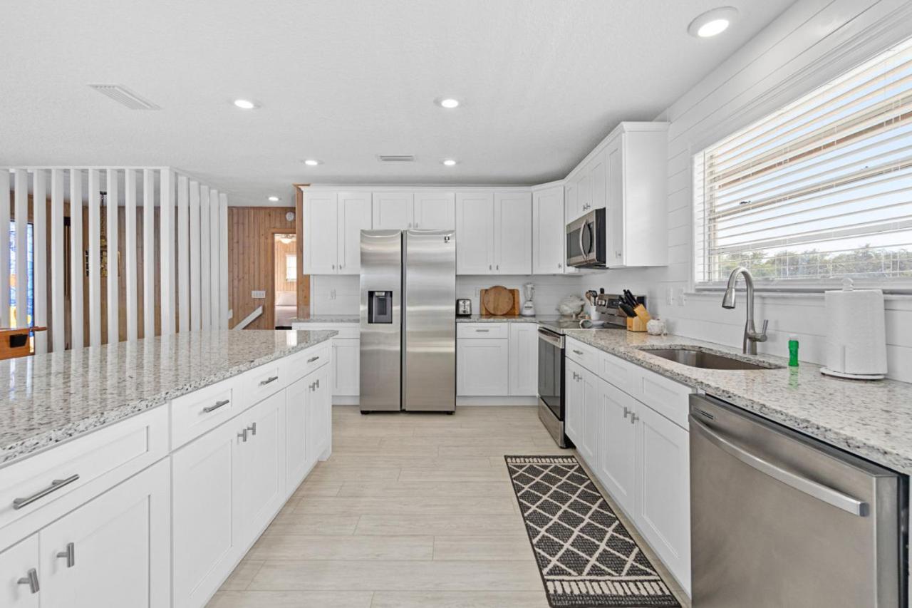 Pet Friendly In With Wrap-around Porches And Close Proximity To